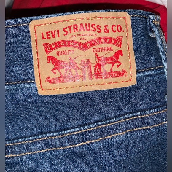 Levi’s slimming skinny jeans size 33 - Picture 2 of 13